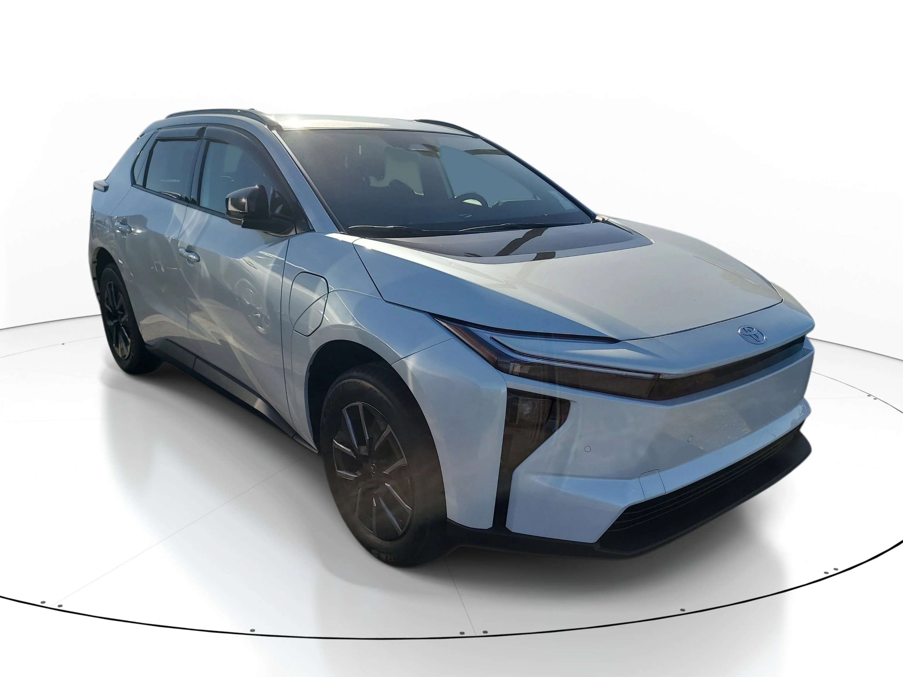 Used 2026 Pearl Toyota XLE image 1