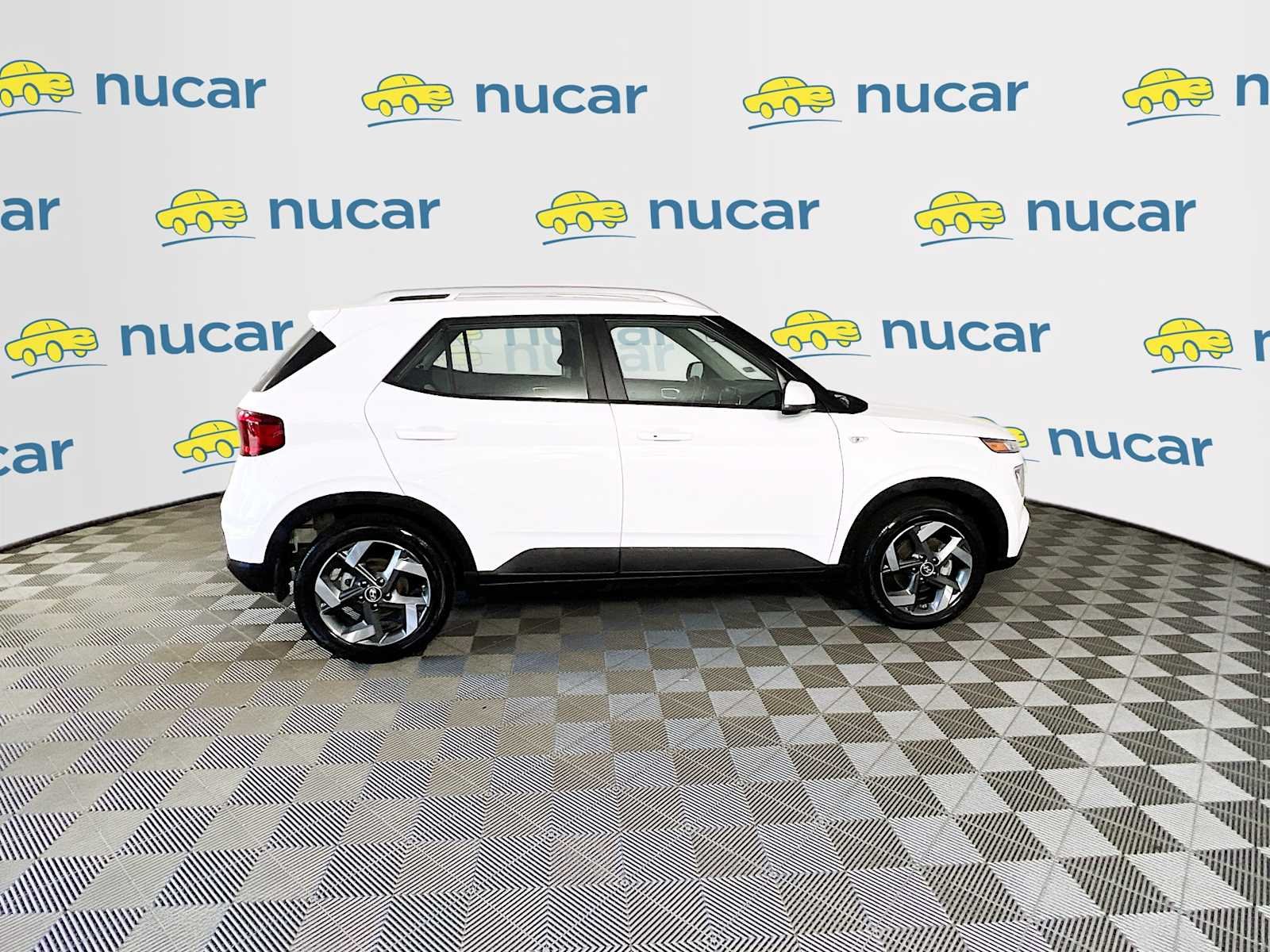 Used 2025 Lunar White Hyundai SEL image 8