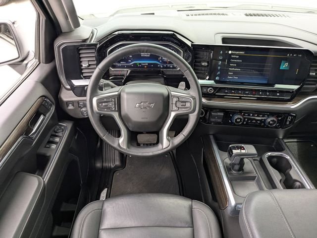 Used 2024 Summit White Chevrolet RST image 15
