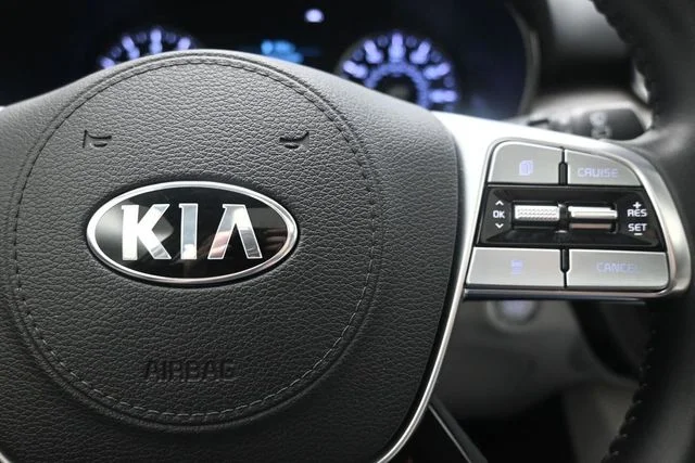 Used 2021 White Kia EX image 26