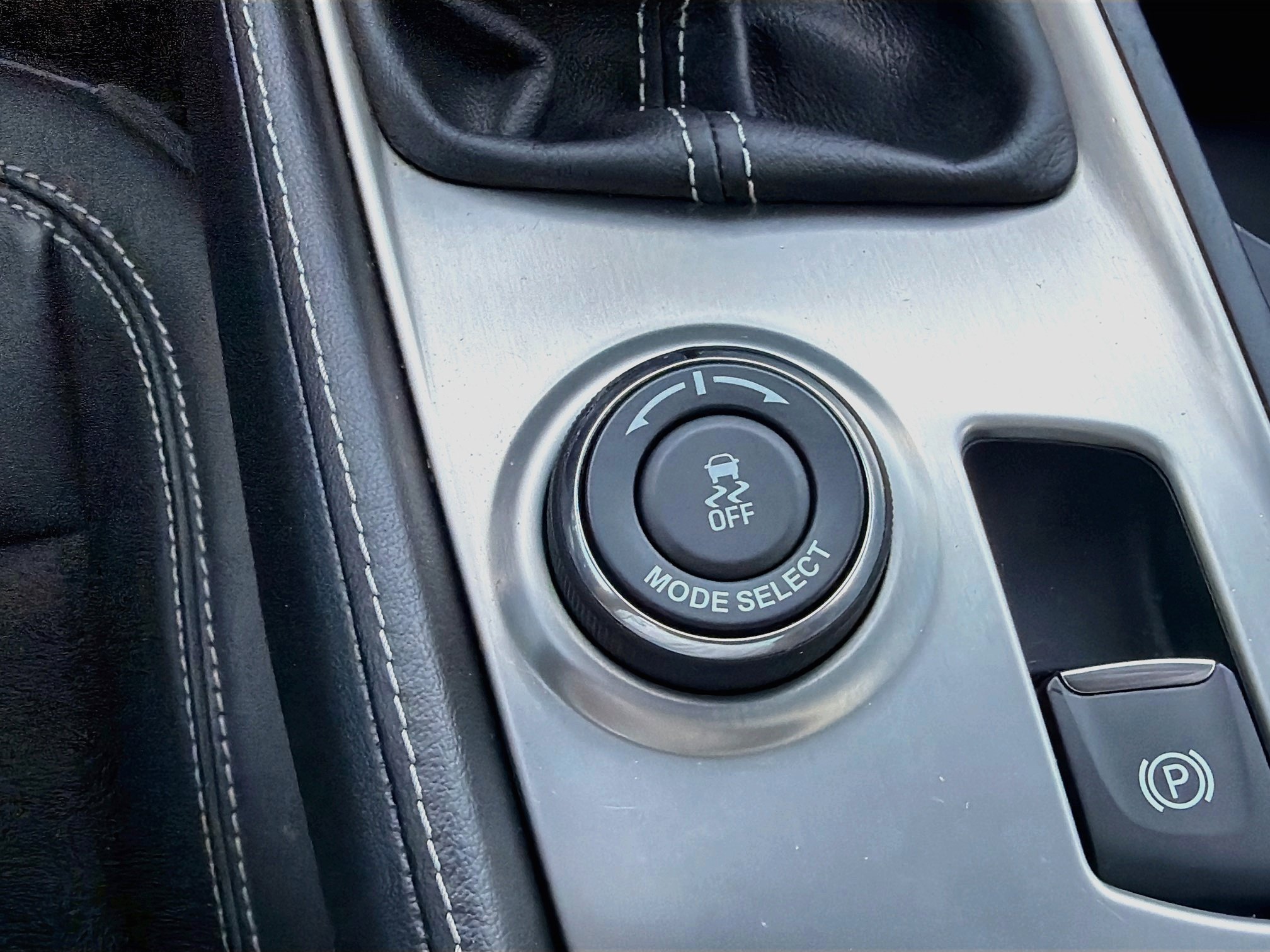 Used 2014 Arctic White Chevrolet 2LT image 27
