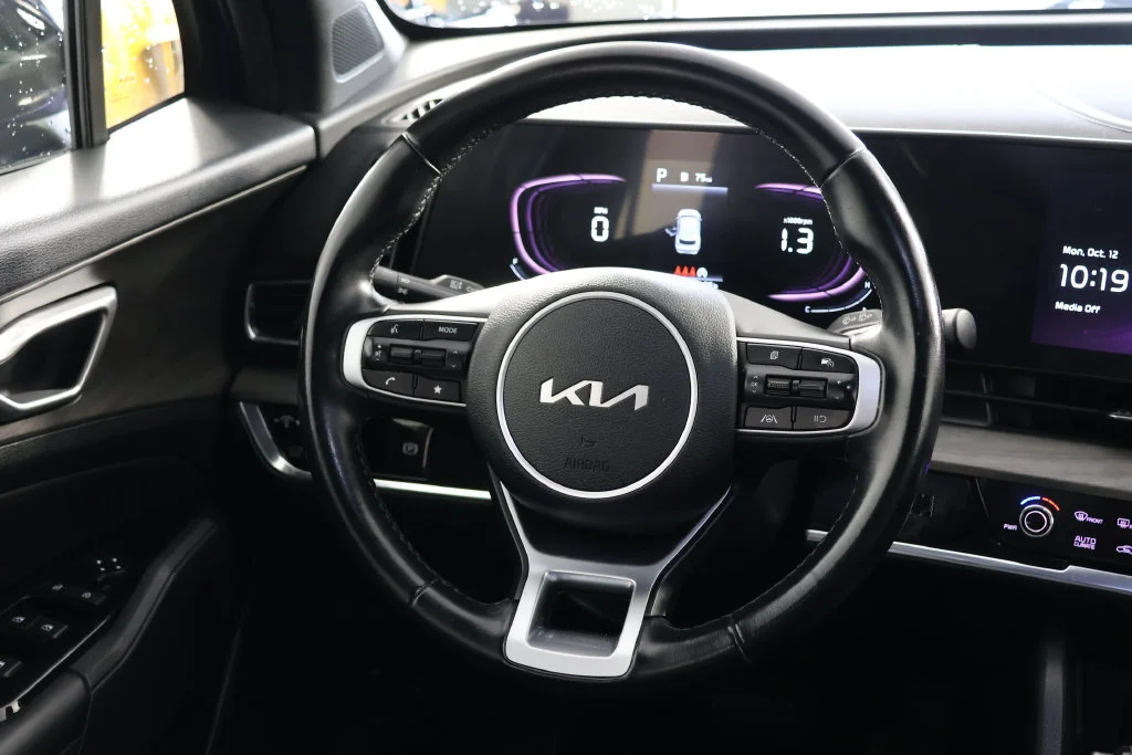 Used 2023 Sapphire Blue Kia X-Line image 10