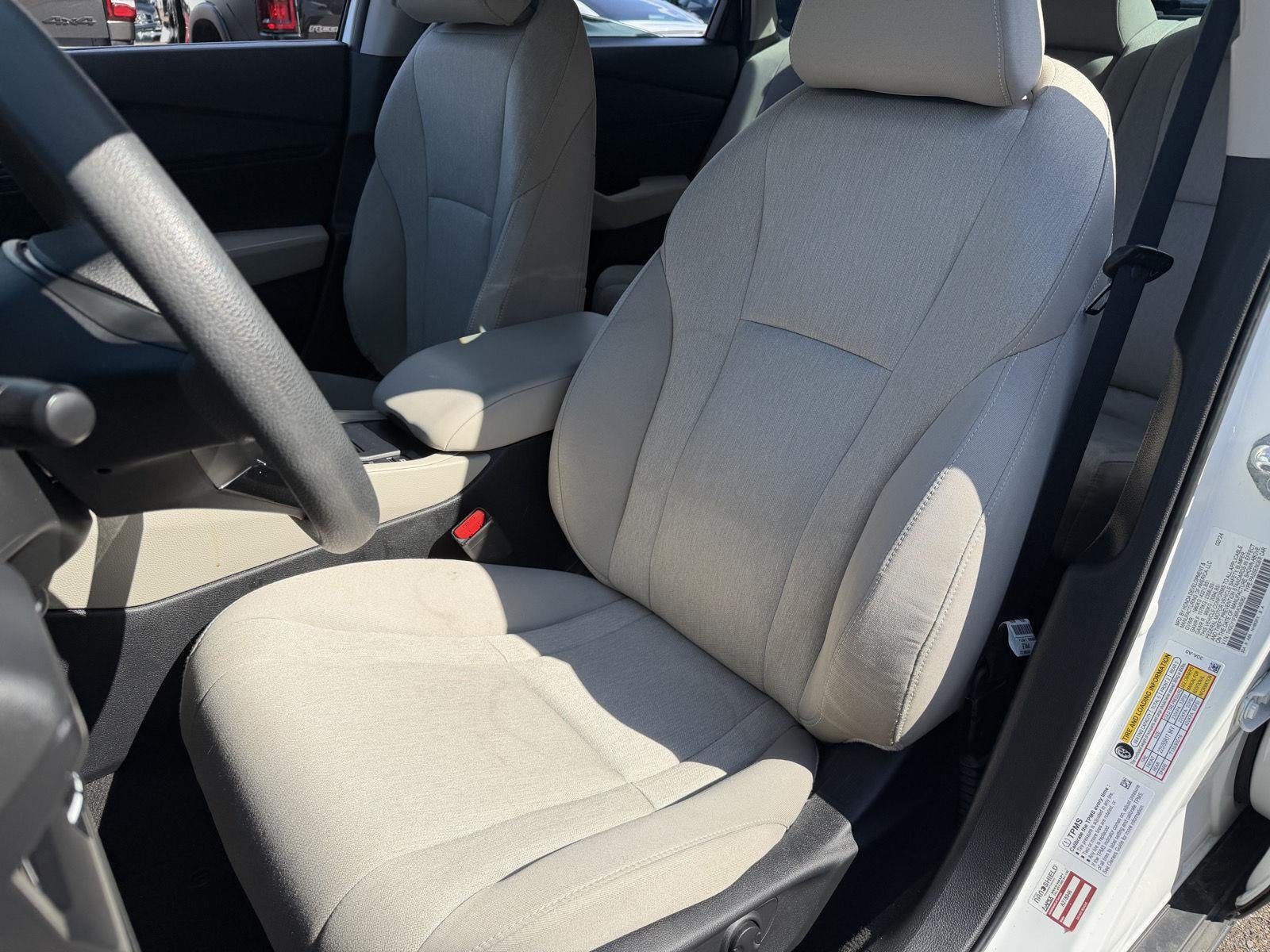Used 2024 Platinum White Pearl Honda EX image 17