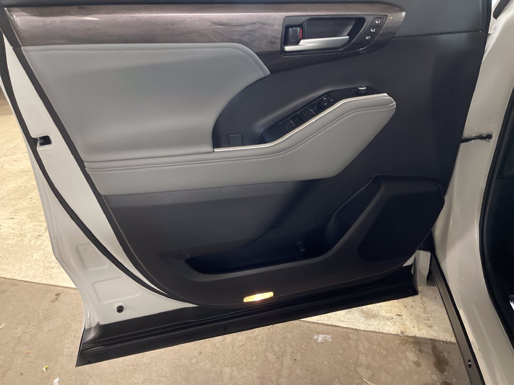 Used 2026 Beige Toyota Platinum image 14