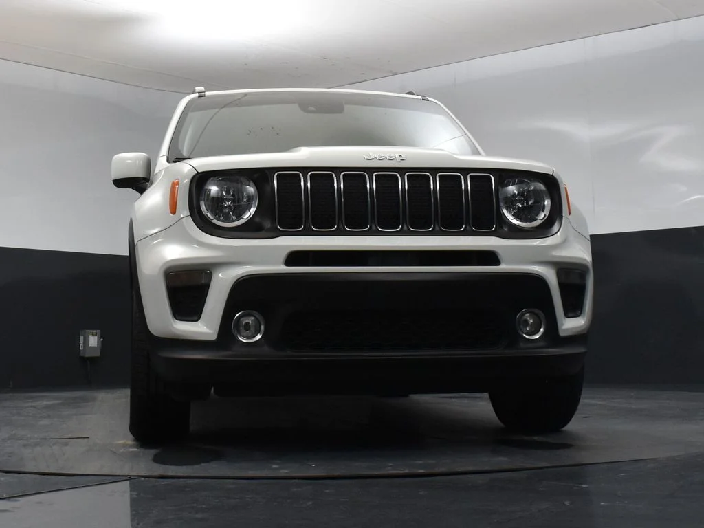 Certified Used 2021 White Jeep Latitude image 30