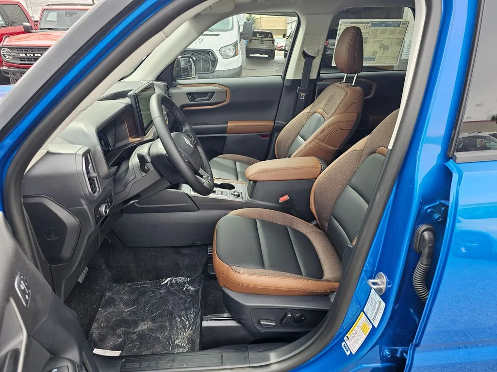 New 2025 Velocity Blue Metallic Ford Outer Banks® image 21