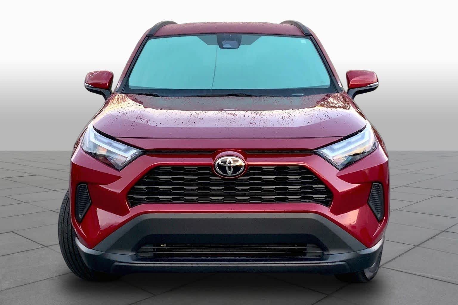 Certified Used 2025 Ruby Flare Pearl Toyota XLE image 4