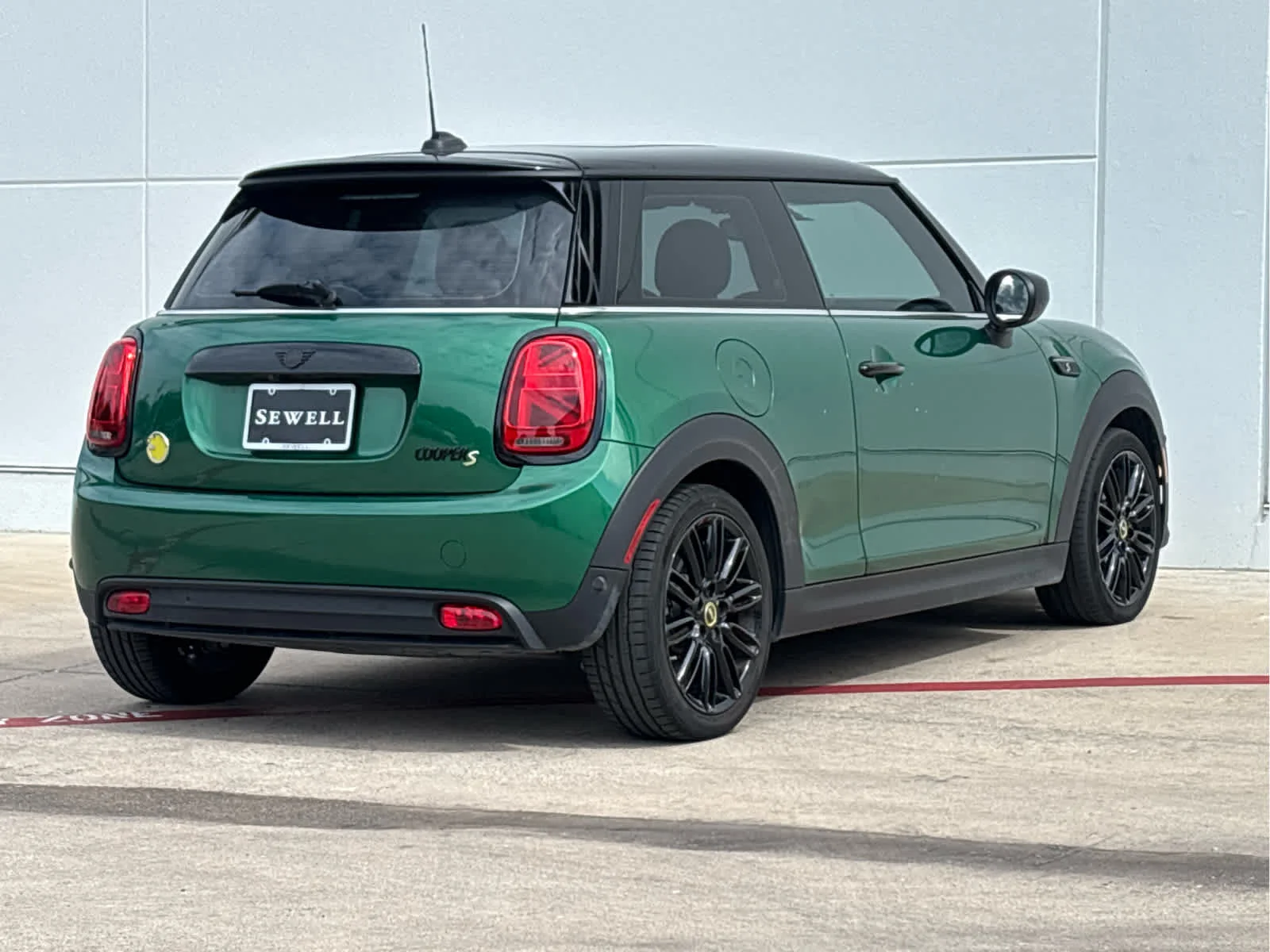 Used 2024  MINI Cooper SE image 4