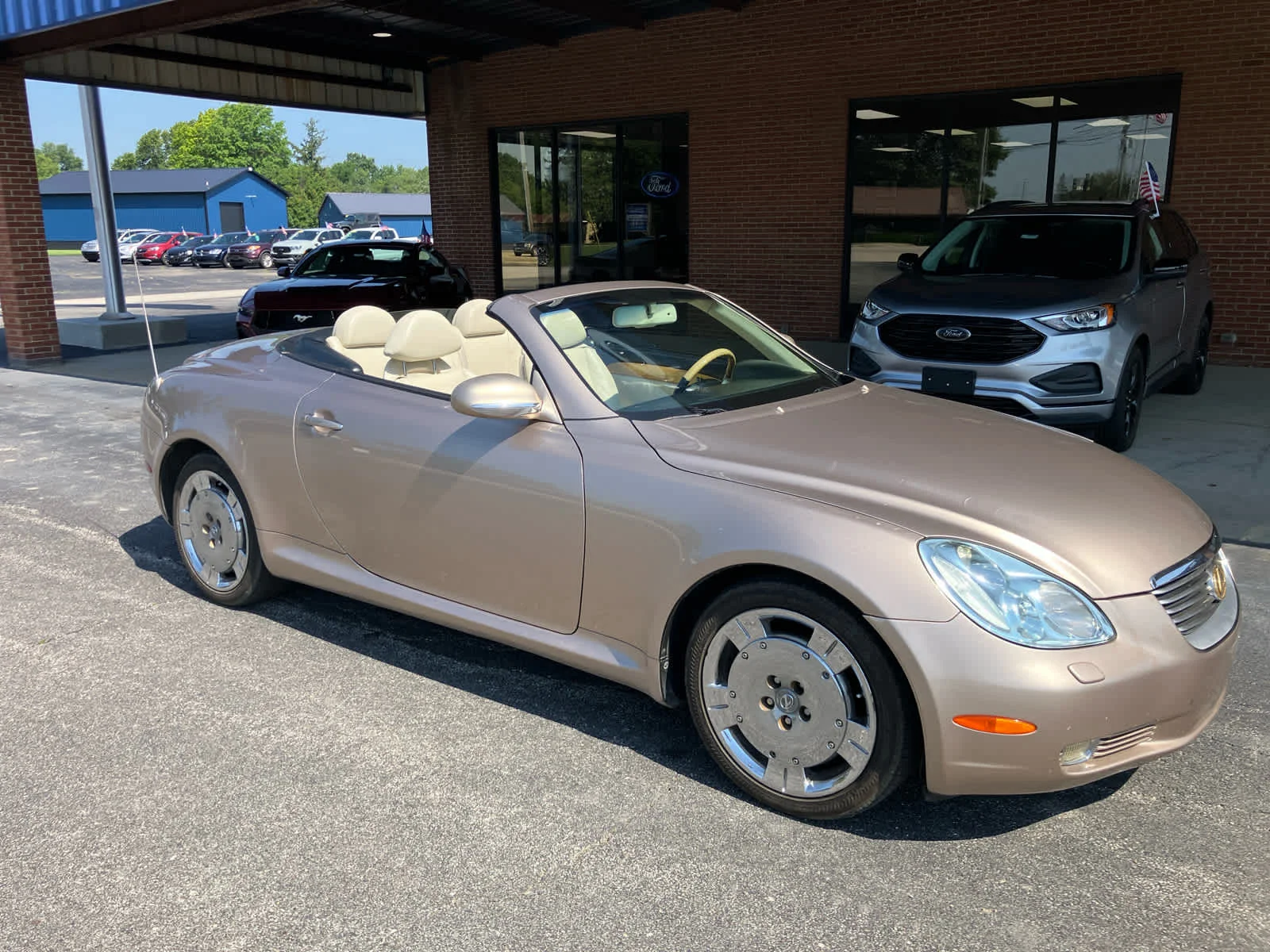 Used 2004 Egyptian Sand Pearl Lexus  image 23
