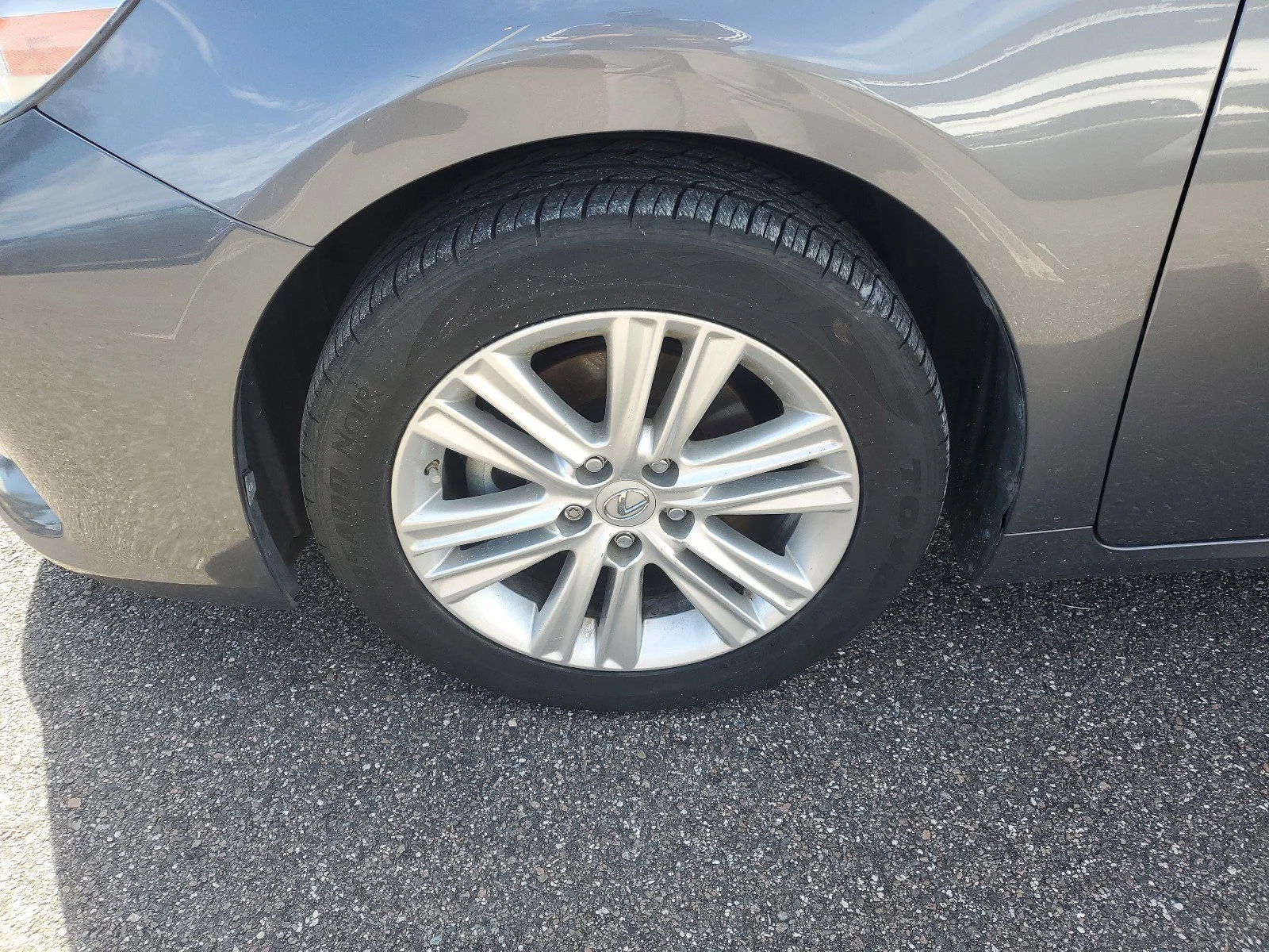 Used 2014  Lexus  image 7