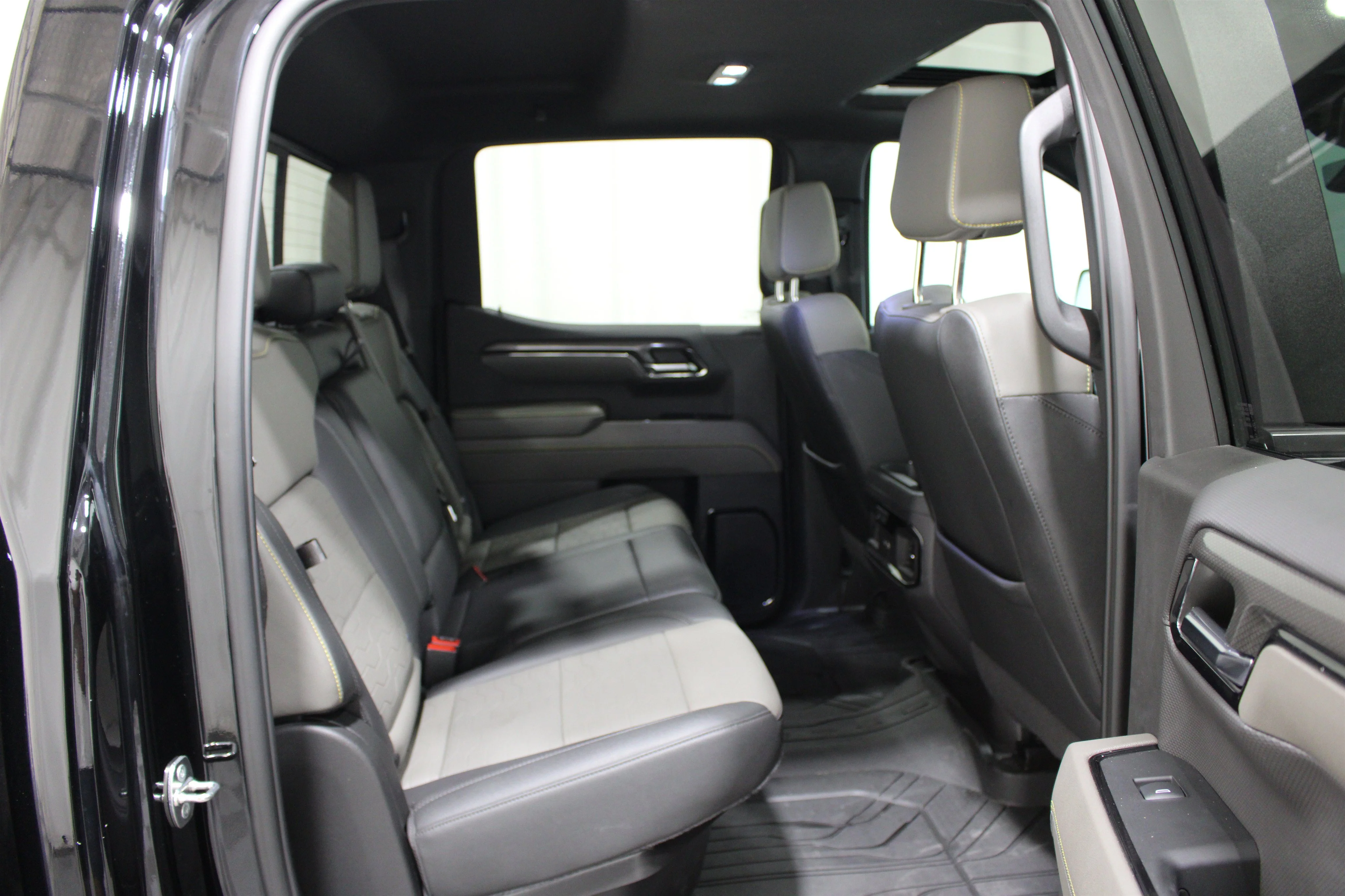 2024 Chevrolet Silverado 1500 ZR2 - Photo 22