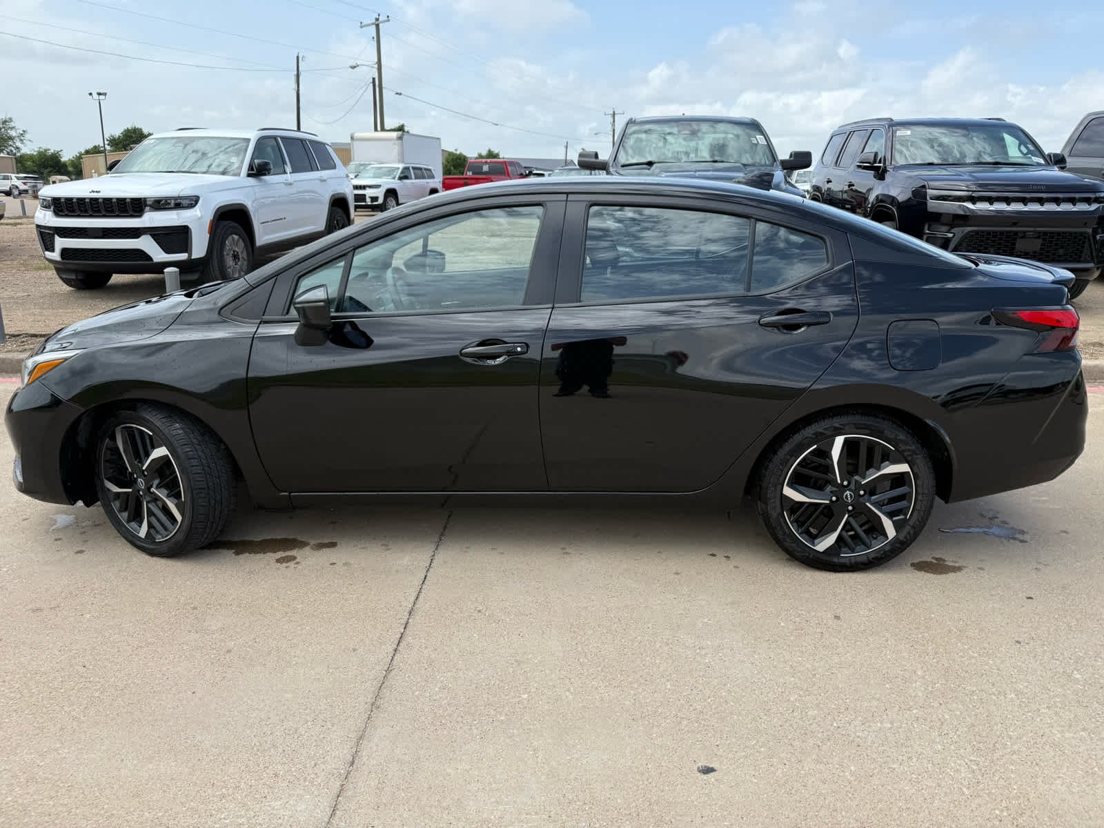 Used 2024 Super Black Nissan SR image 4
