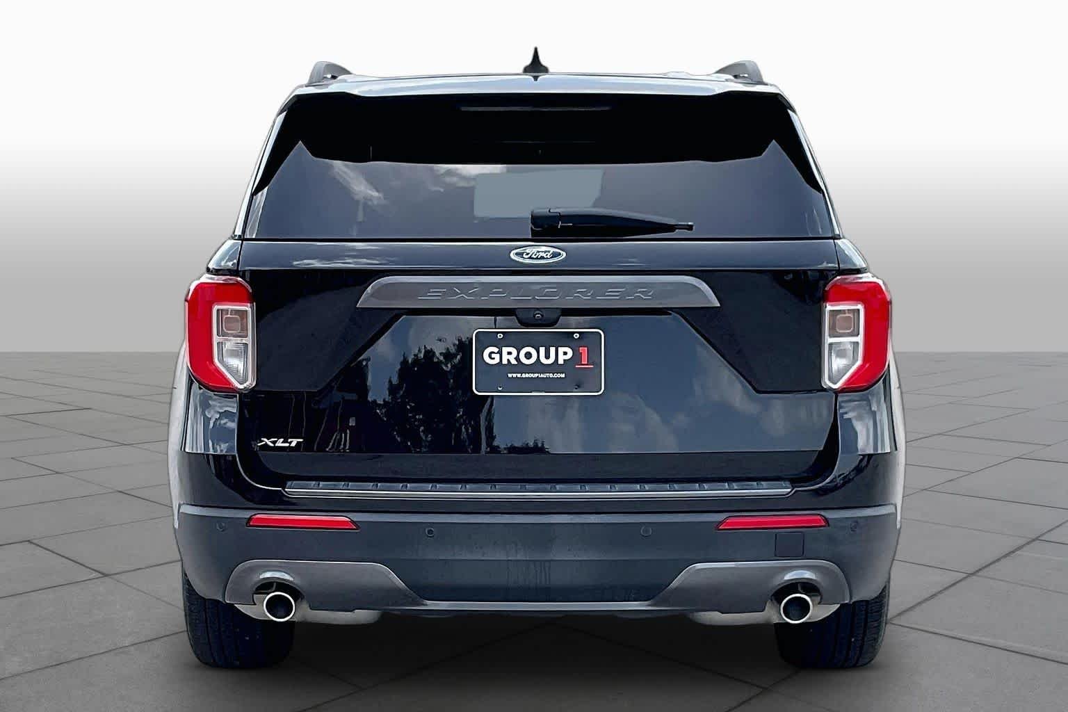 Used 2023 Agate Black Metallic Ford XLT image 5