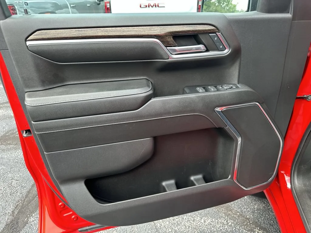 Certified Used 2024 Cardinal Red GMC Elevation image 18