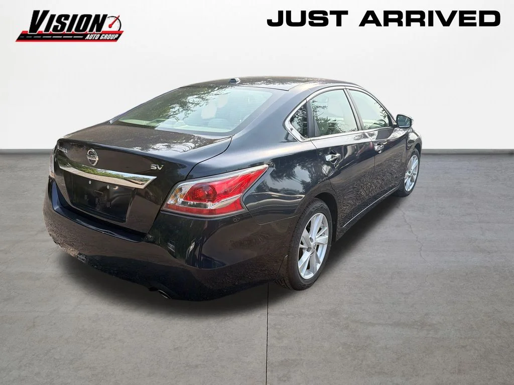Used 2015 Blue Nissan 2.5 SV image 5