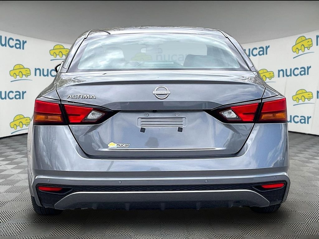Used 2024 Gun Metallic Nissan 2.5 S image 5