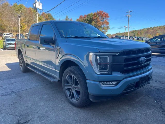 Used 2023  Ford Lariat image 2