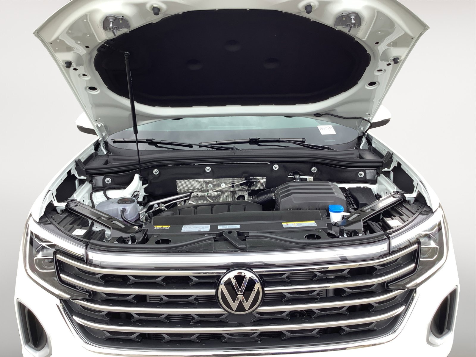 New 2025 Pure White Volkswagen 2.0T SE w/Technology image 12