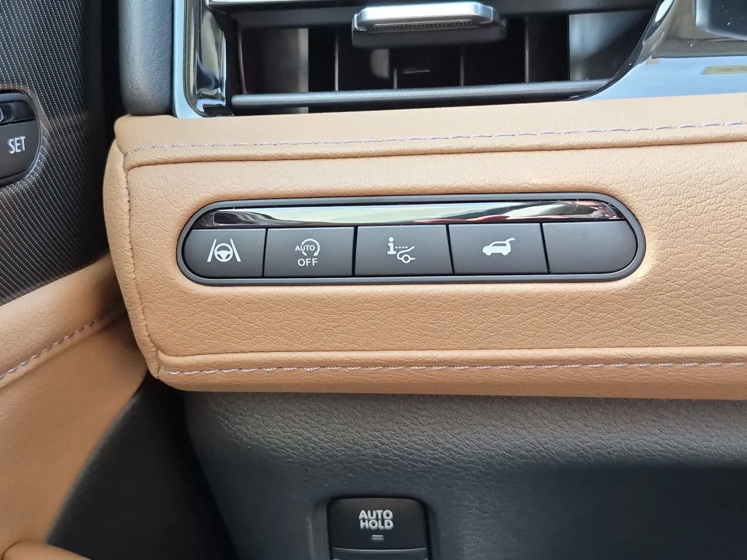 New 2026 BLACK OBSIDIAN INFINITI Luxe 4WD image 18