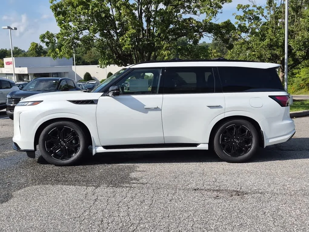 New 2027 RADIANT WHITE INFINITI Sport 4WD image 5