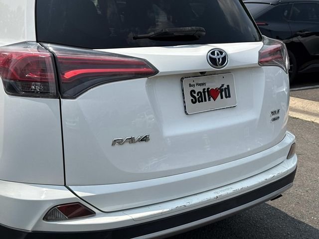 Used 2016 White Toyota XLE image 12