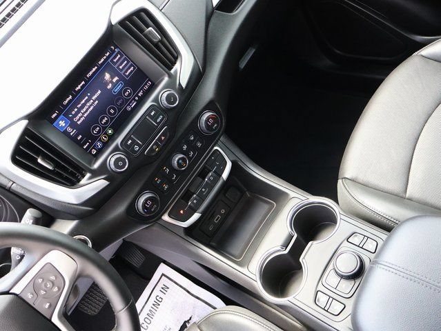 2024 GMC Terrain SLT - Photo 25