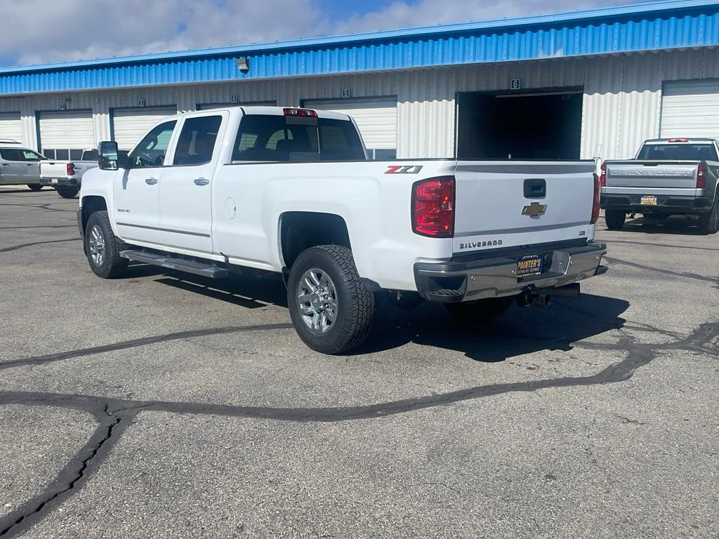 Used 2019 SUMMIT WHITE Chevrolet LTZ image 3