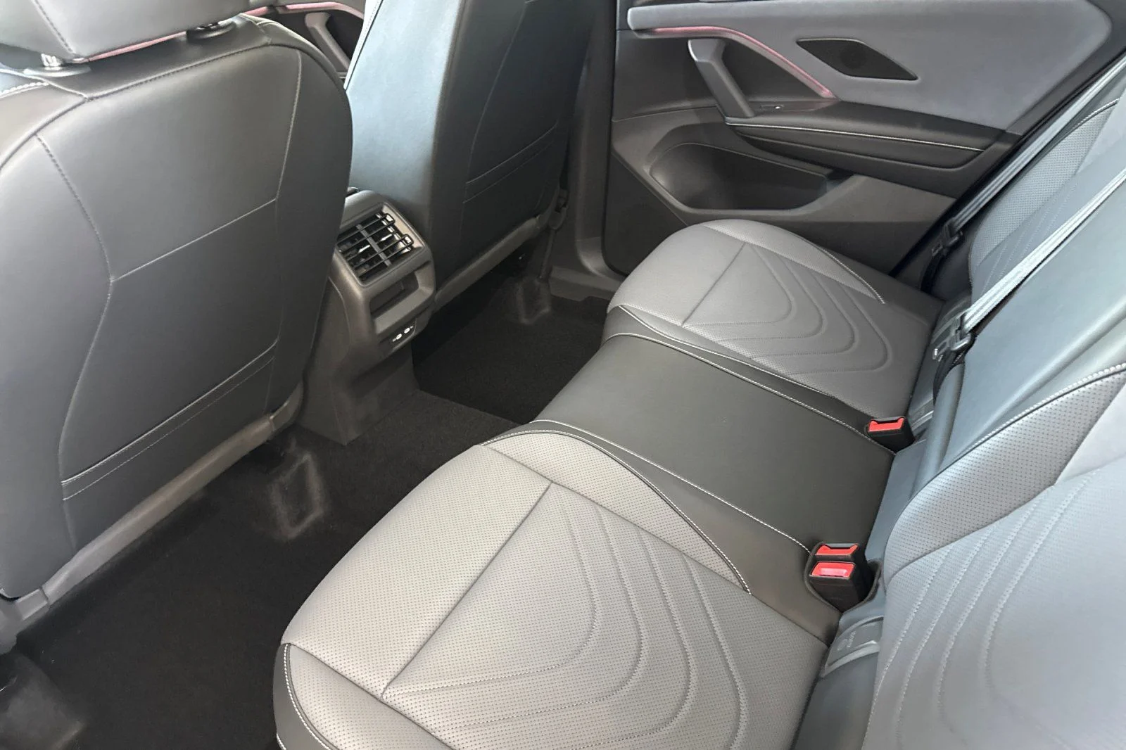 New 2026 White Volkswagen SE image 11