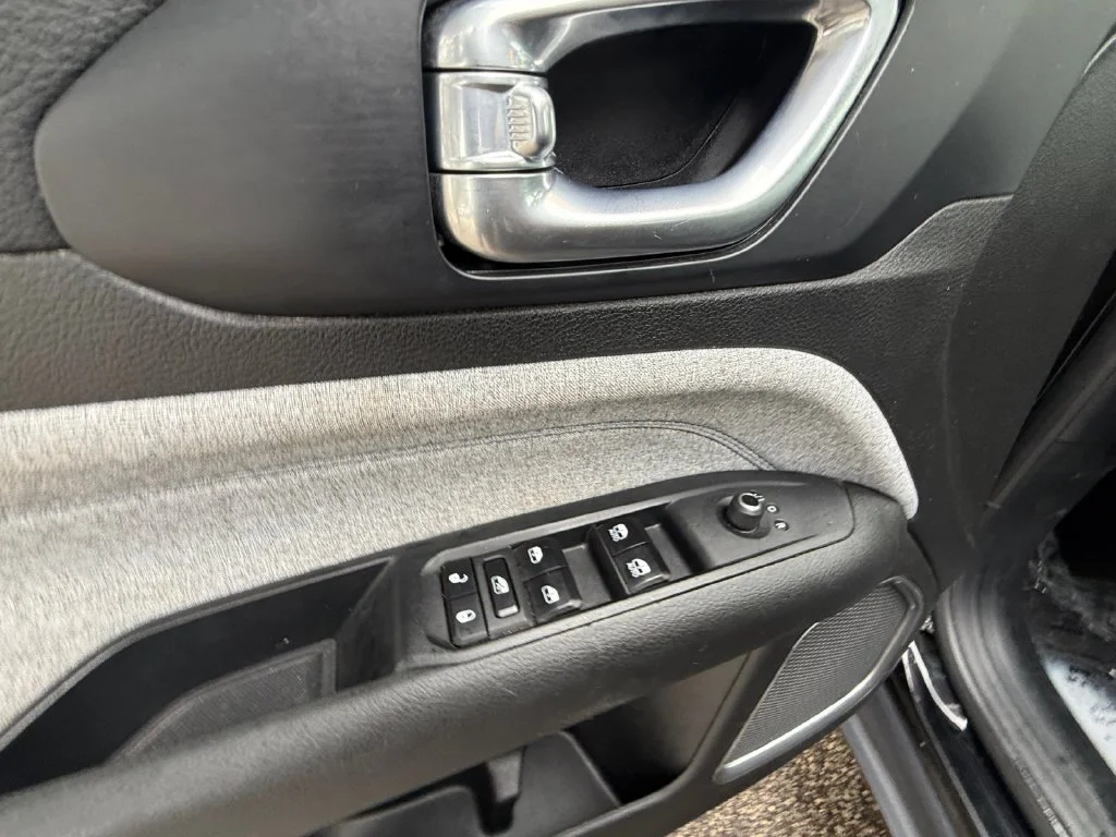 Used 2024 Black Jeep Latitude image 11
