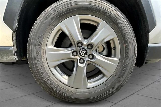 Certified Used 2022 SILVER SKY METALLIC Toyota  image 11