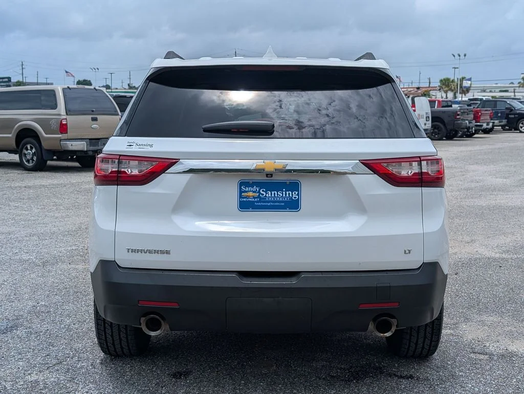 Used 2021 White Chevrolet LT image 4