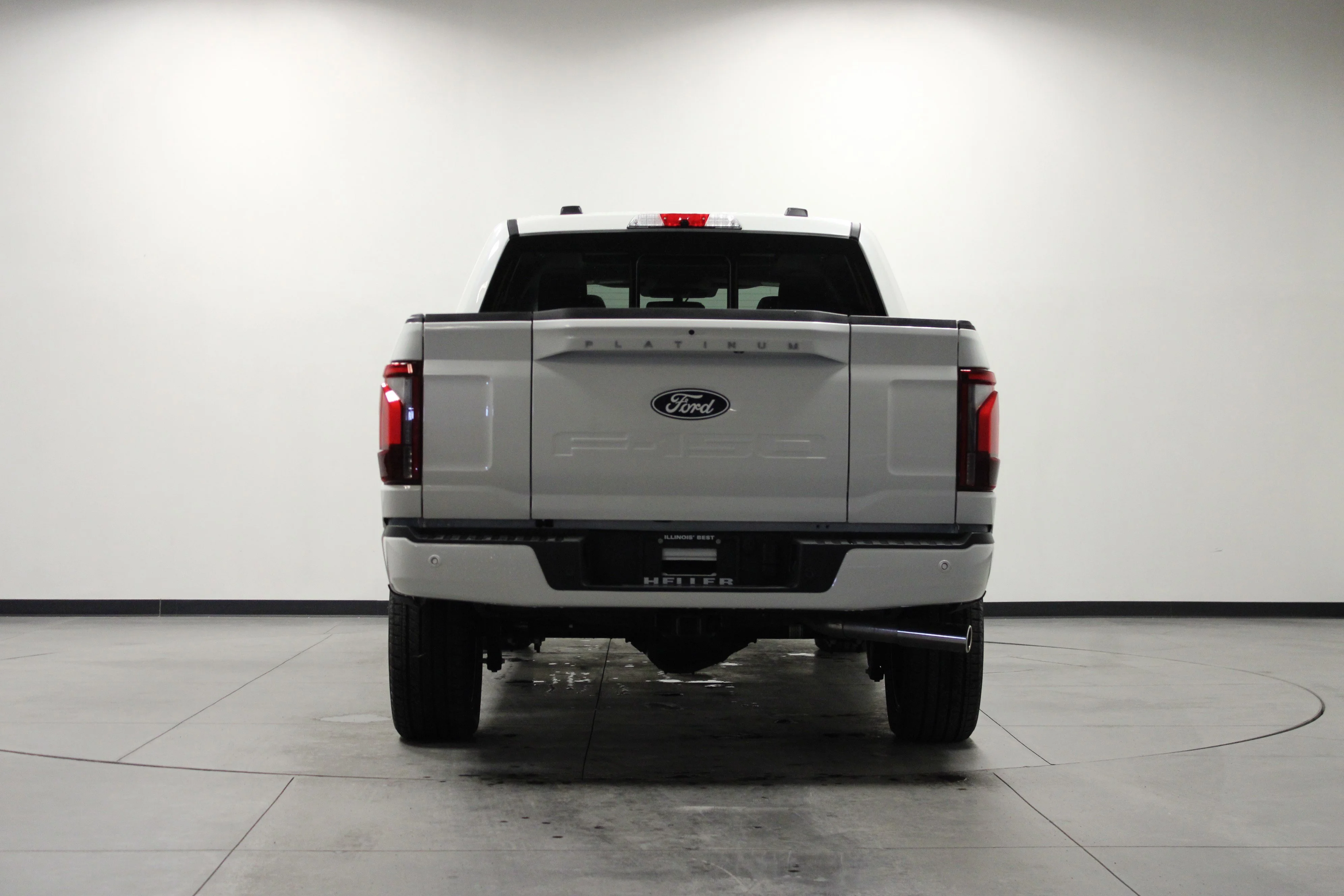 Used 2025 Star White Metallic Tri-Coat Ford Platinum image 5