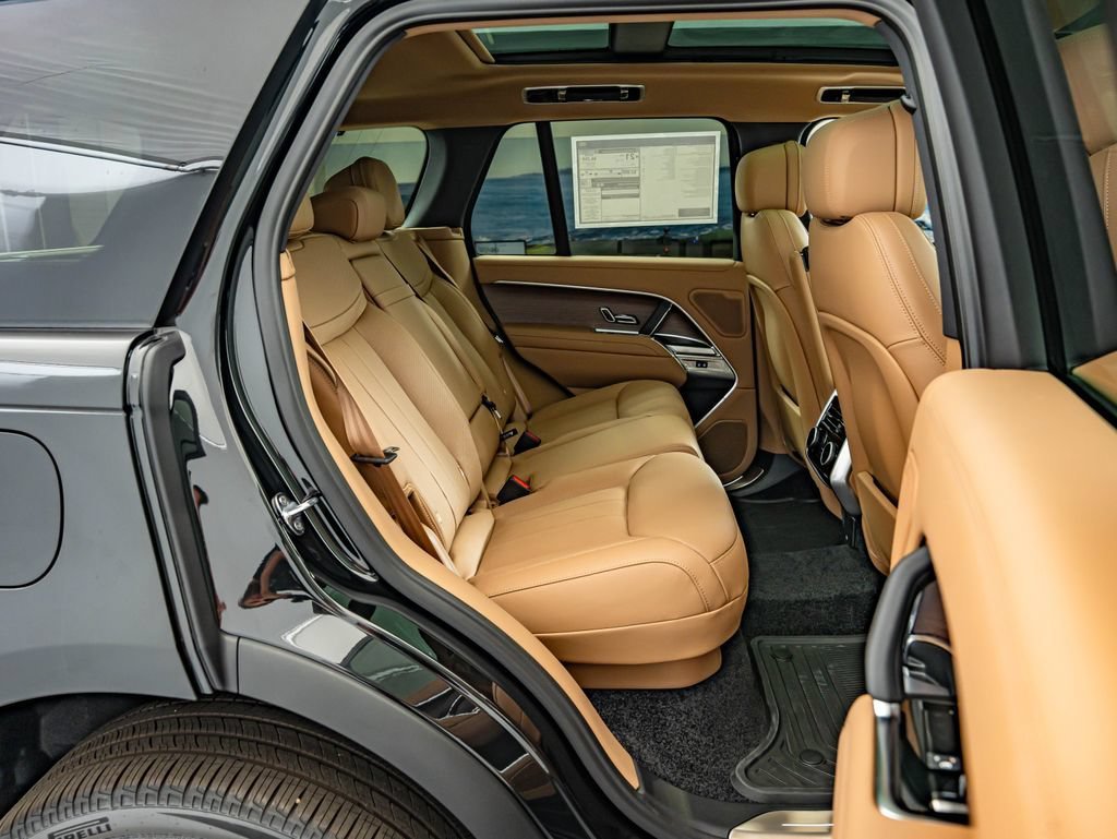 New 2026 Santorini Black Land Rover SE image 36