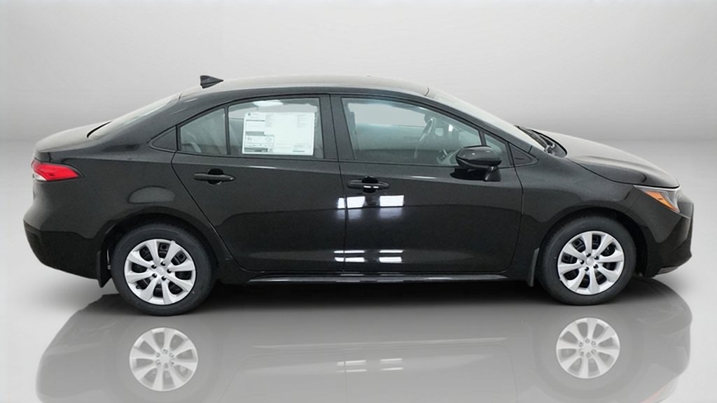New 2027 Inked Toyota LE image 7
