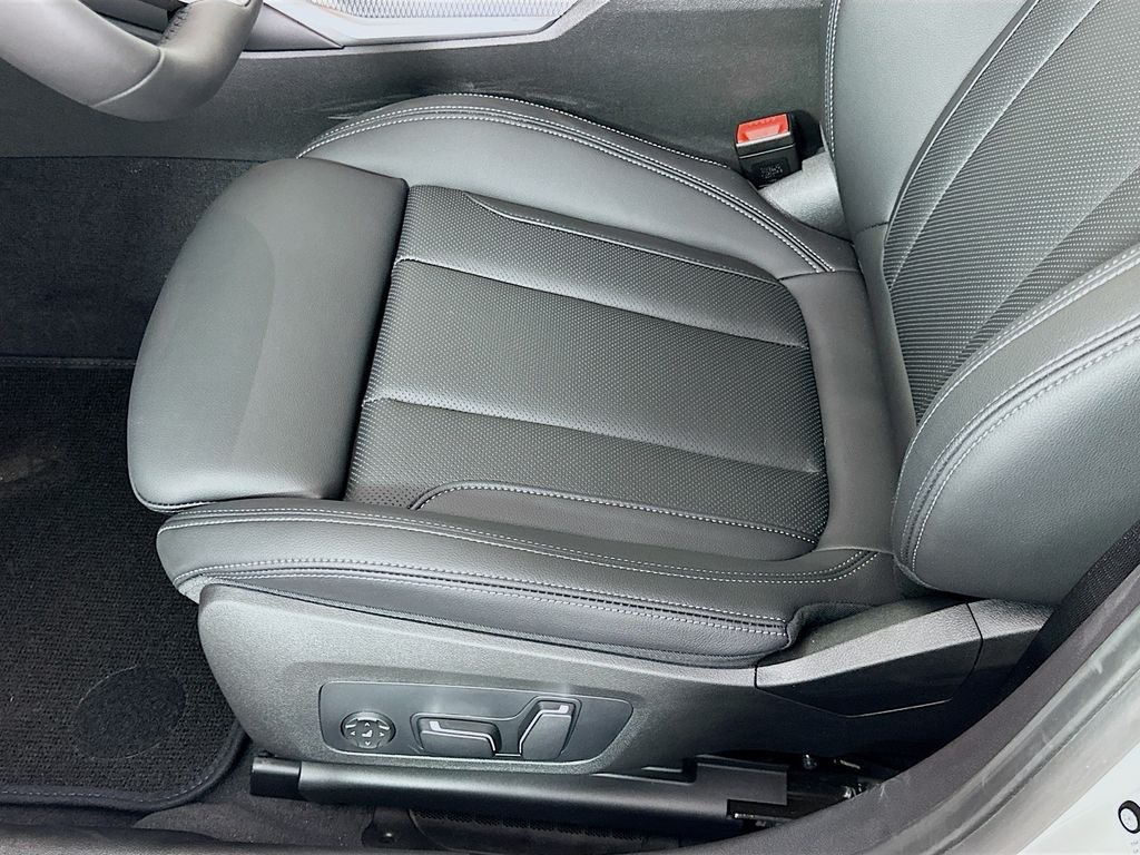 Used 2026 Mineral White Metallic BMW 330i image 21