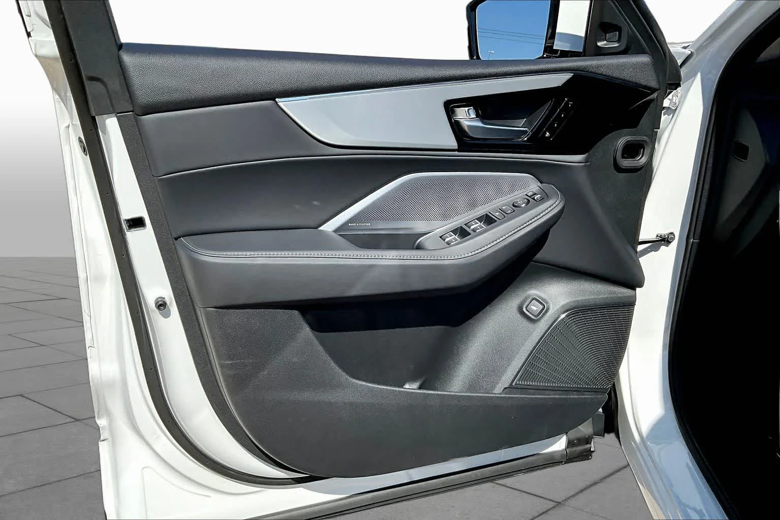 New 2026 Platinum White Pearl Acura w/Technology Package image 10