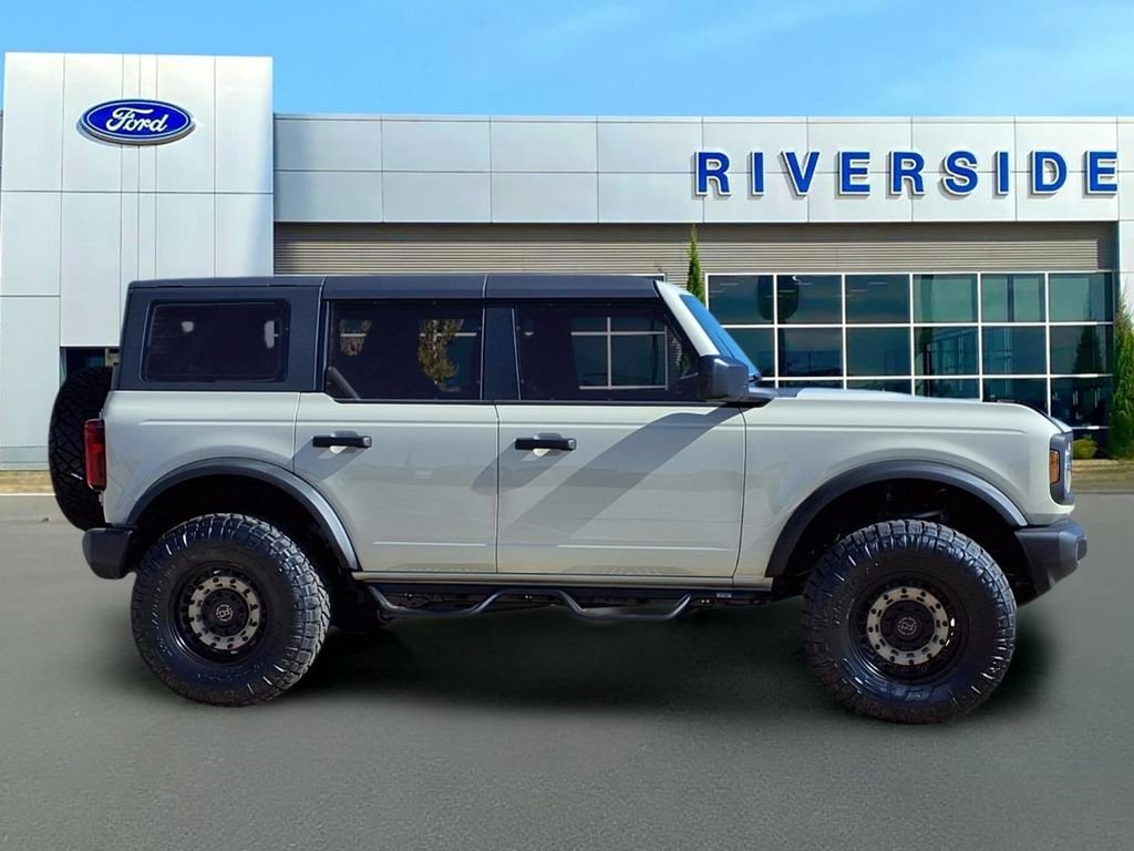 2025 Ford Bronco 4-Door Base - Photo 8