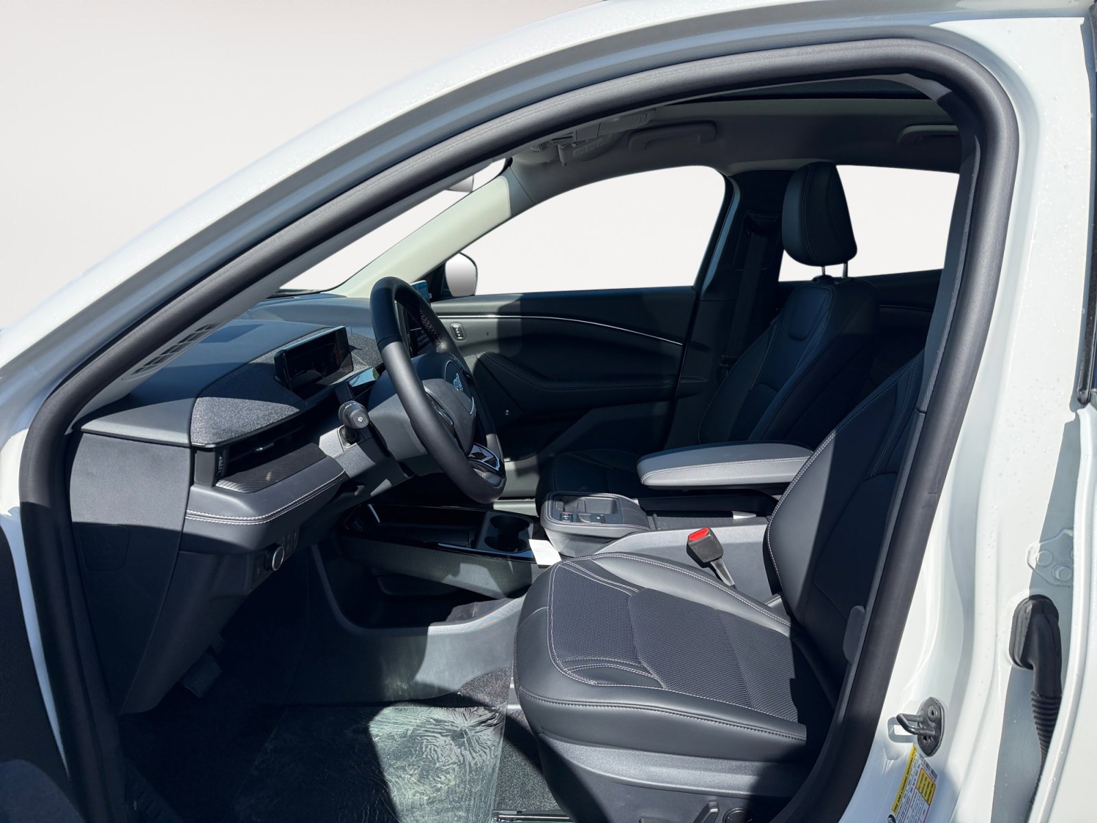 New 2026 Star White Metallic Tri-coat Ford Premium image 10