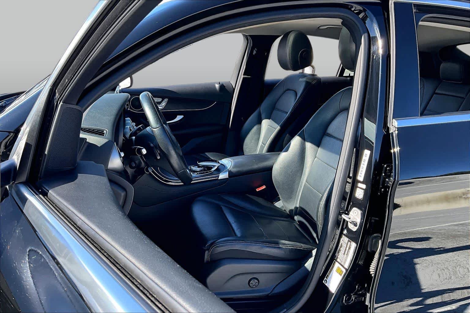 Used 2017 Obsidian Black Metallic Mercedes-Benz GLC 300 image 8