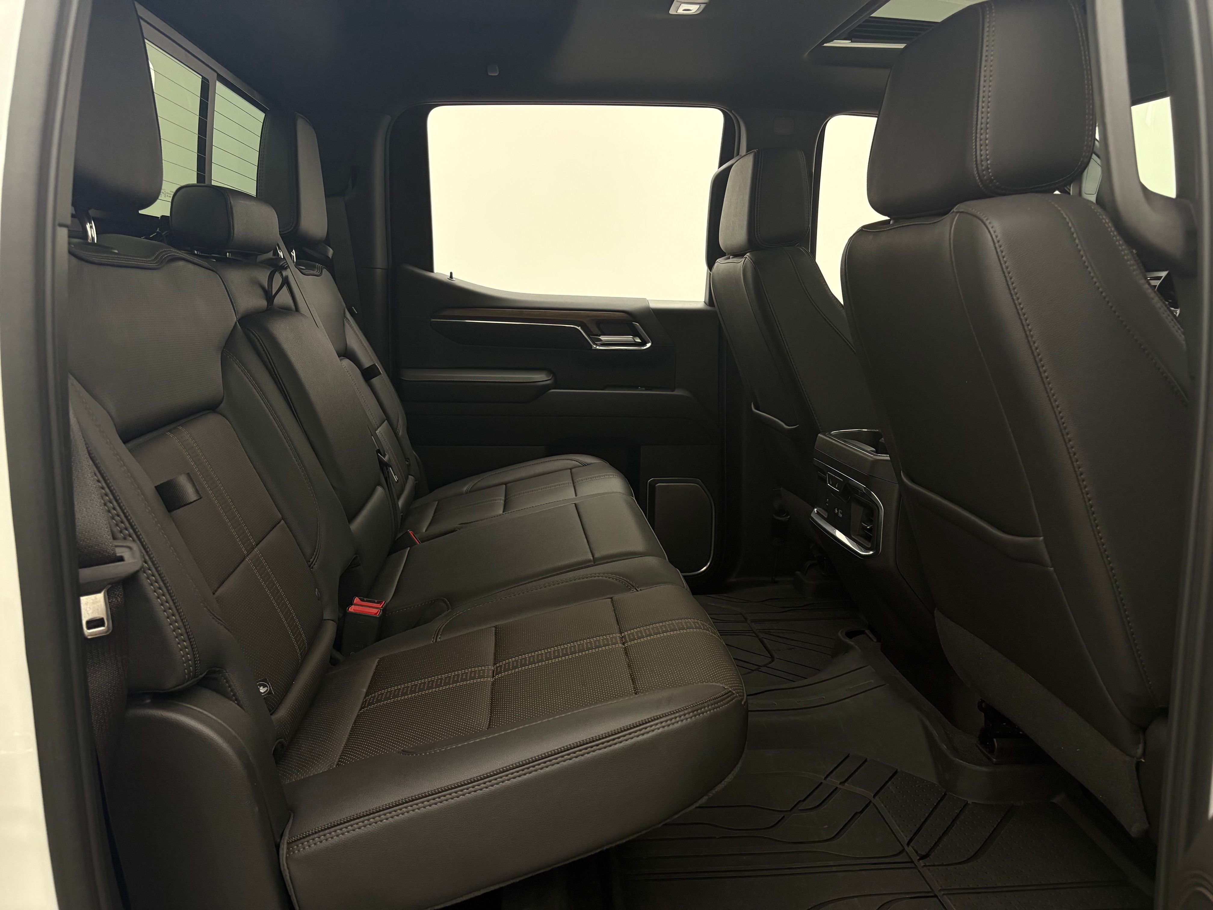 Used 2023 Iridescent Pearl Tricoat Chevrolet High Country image 42