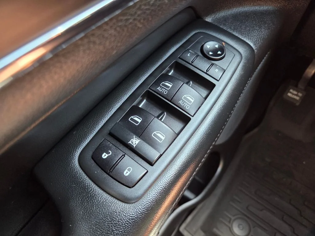 Used 2020 Red Jeep Limited image 24