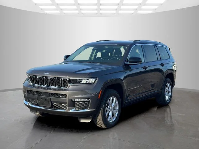 Certified Used 2022 Gray Jeep Limited image 3