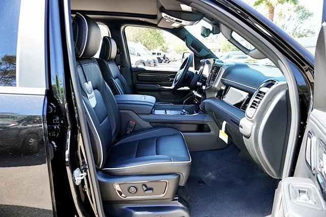 New 2026 Diamond Black Crystal Pearl-Coat Exterior Paint RAM Limited image 18
