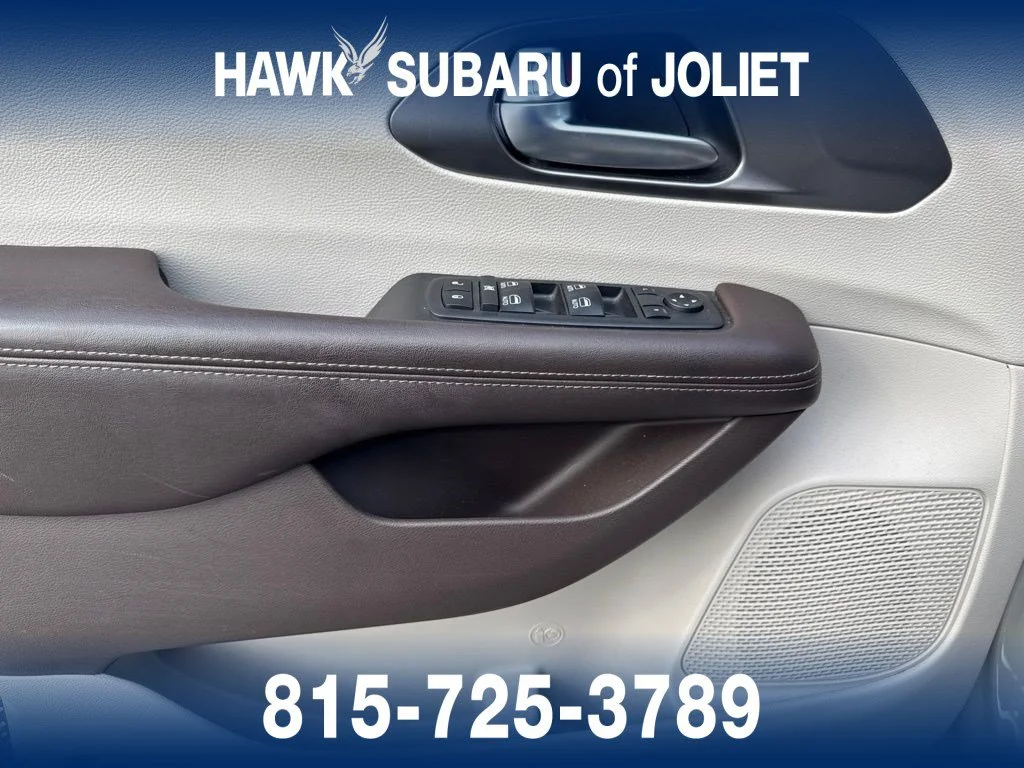 Used 2019 Luxury White Pearlcoat Chrysler Touring L Plus image 12