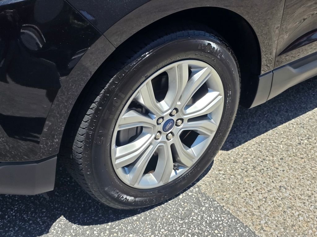 Used 2022 Black Ford Titanium image 11