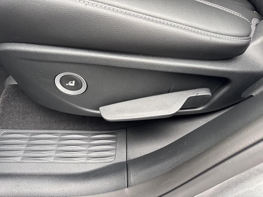 New 2026 Silver Genesis 2.5T PRESTIGE image 47