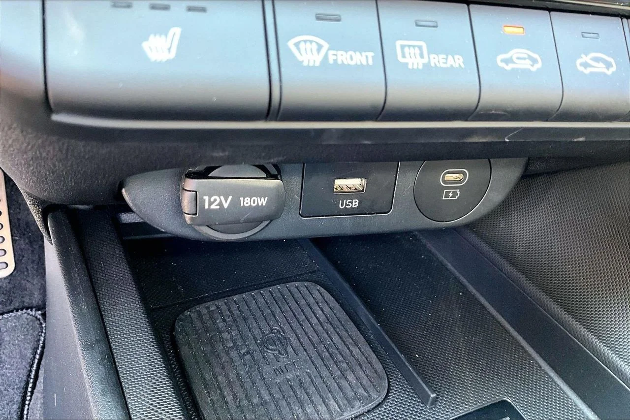 Used 2025 Blue Hyundai Base image 16