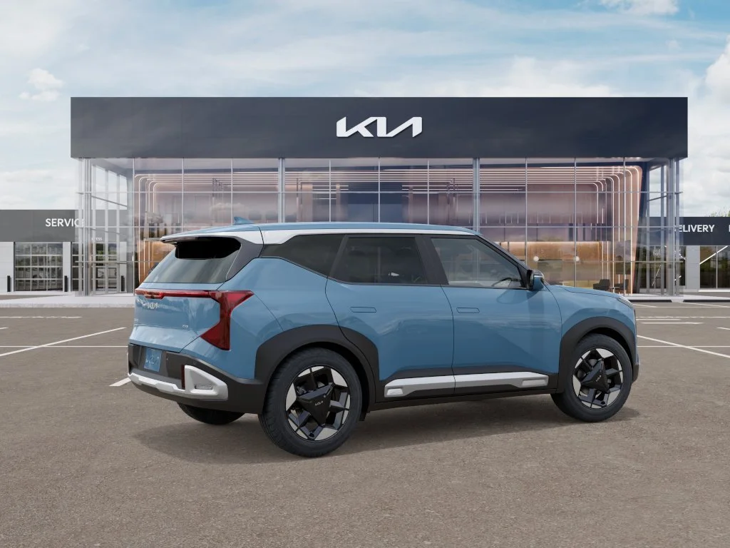 New 2027 Frost Blue Kia EX In-Transit image 6