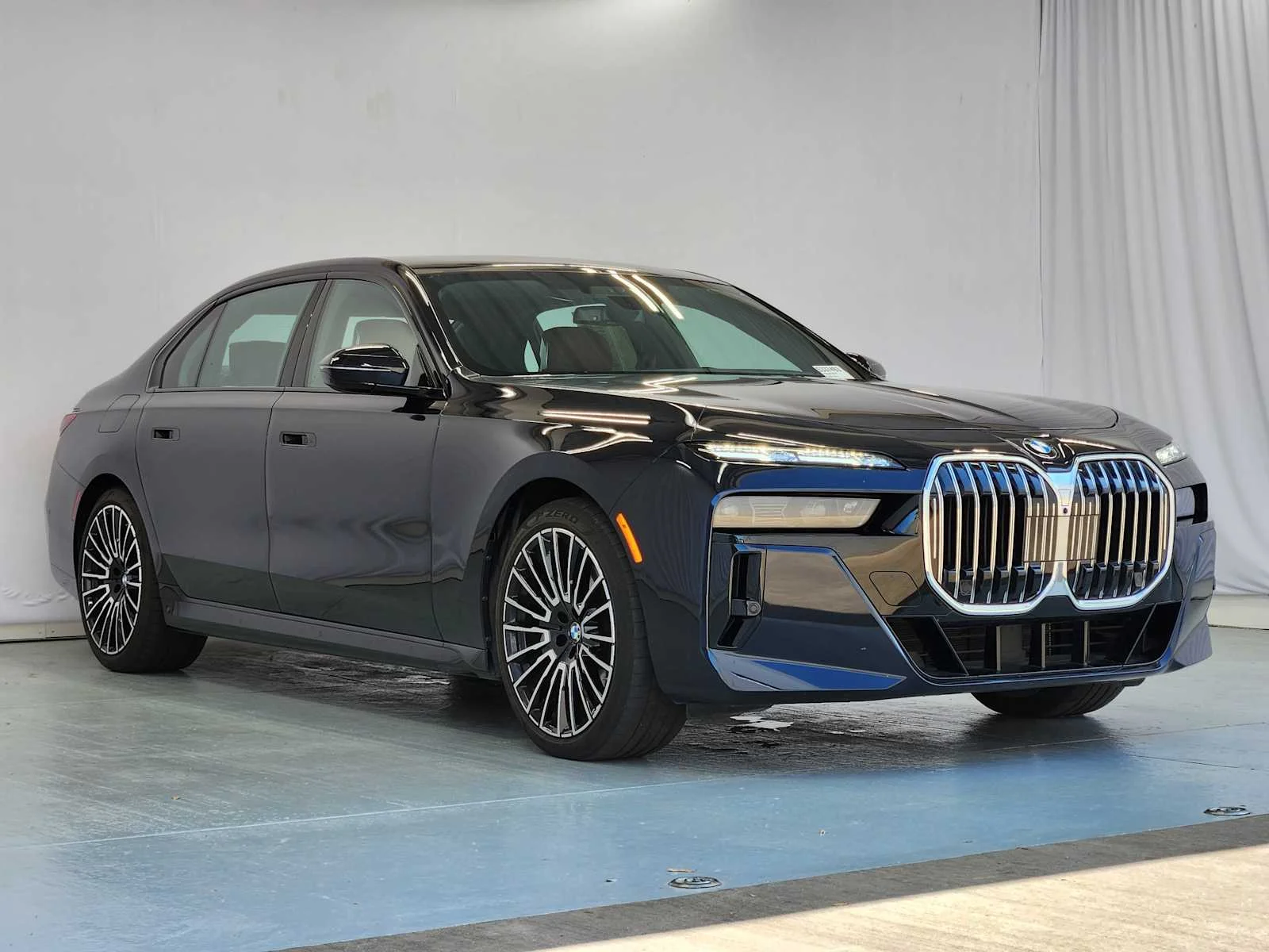 Certified Used 2025 Carbon Black Metallic BMW 760i xDrive image 4