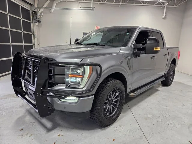 Used 2023 Gray Ford Lariat image 3